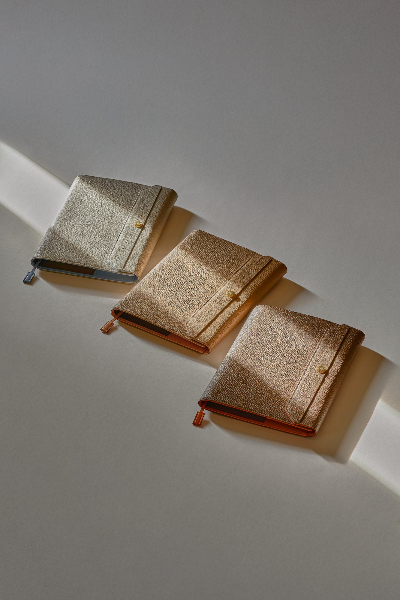 本革手帳カバー＜トープ×ピンク＞